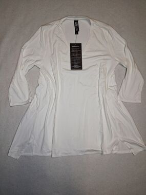 MarlaWynne White V-Neck Swing Tunic Top